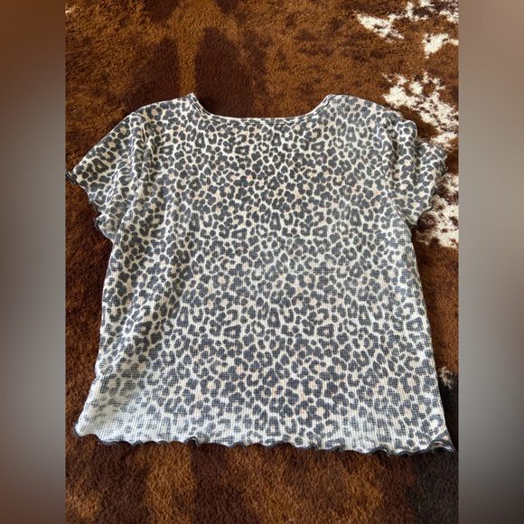 American eagle cheetah top - Picture 2 of 2